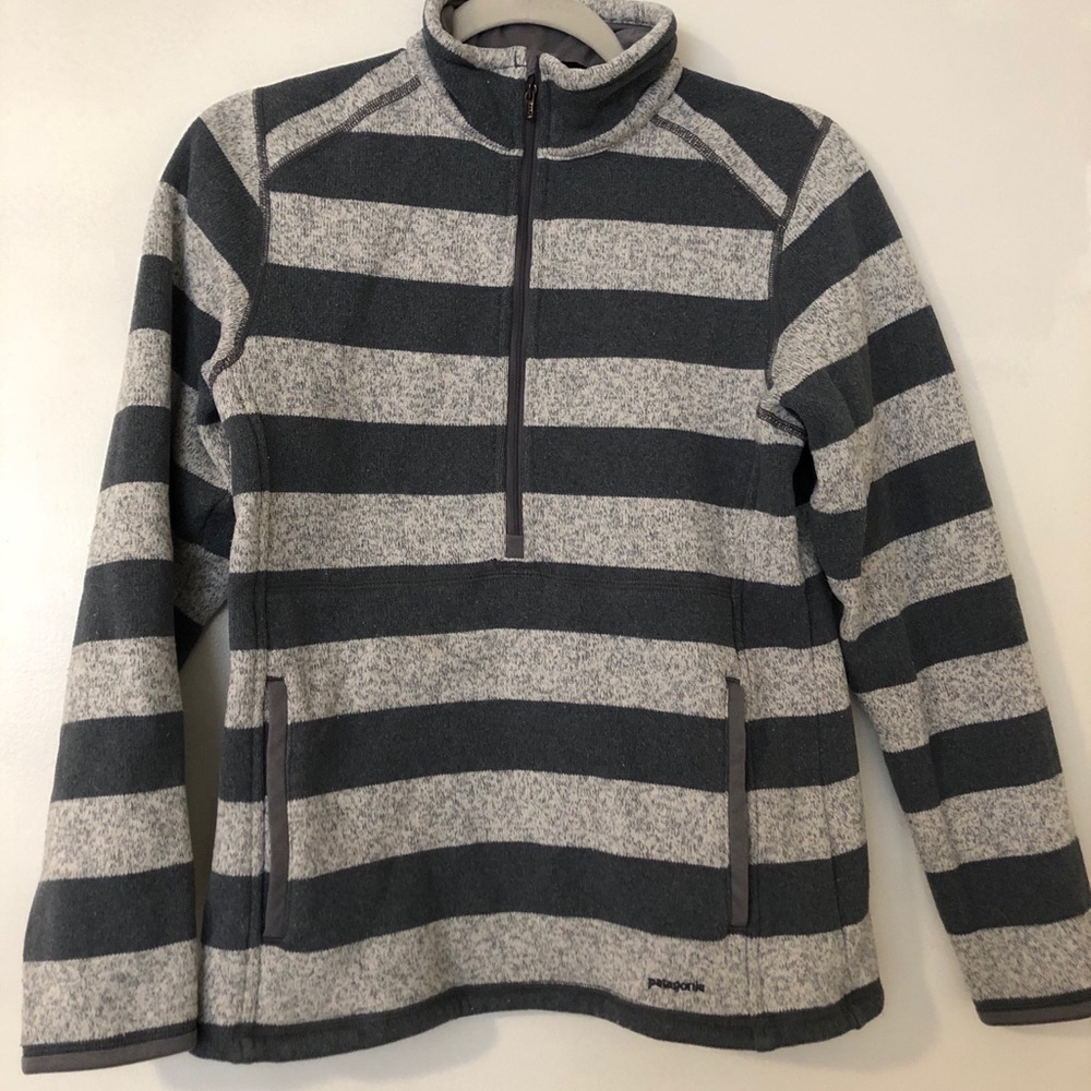 Women’s Patagonia knit pullover - medium